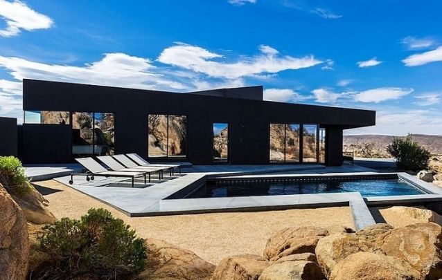 O preto deixa este projeto de casa ainda mais refinado O preto deixa este projeto de casa ainda mais refinado