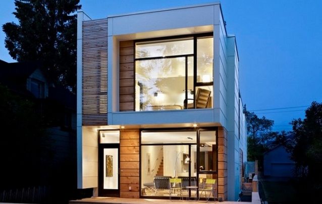 Um projeto de casa perfeito para terrenos estreitos porém compridos Um projeto de casa perfeito para terrenos estreitos porém compridos