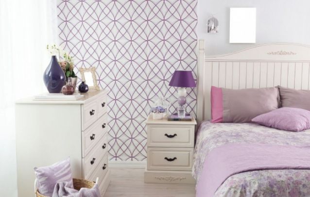 Quarto feminino com toques em lilás Quarto feminino com toques em lilás